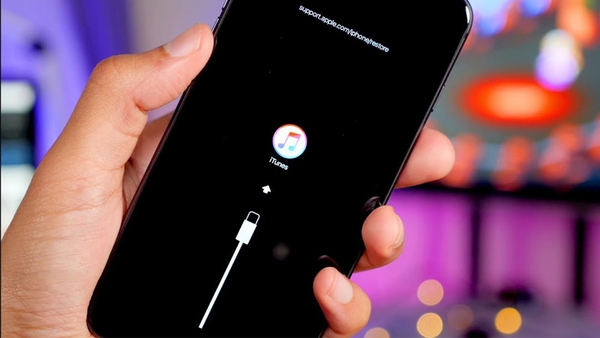 Khôi phục iPhone qua iTunes
