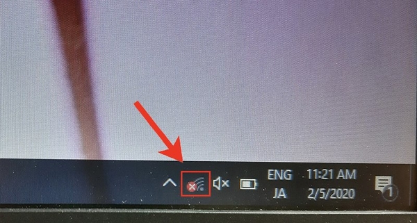 Lỗi hiển thị icon wifi là một trong những nguyên nhân chính khiến wifi trên laptop bị gạch chéo đỏ