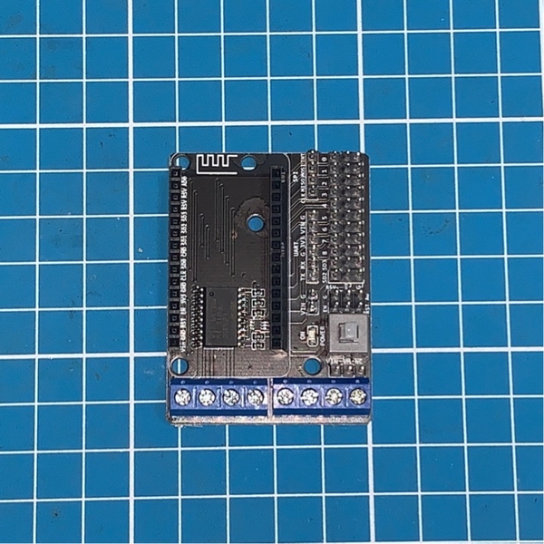 de-mo-rong-cho-node-mcu-esp8266-cp2102-co-ic-l293d-motor