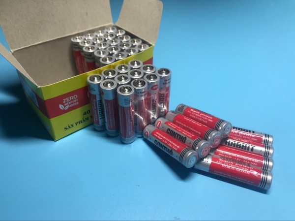 pin-dua-aaa-1-5v-1-hop-40-vien