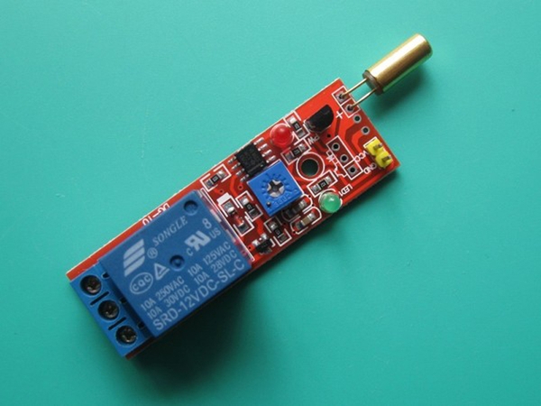 cam-bien-goc-nghieng-12v-co-relay
