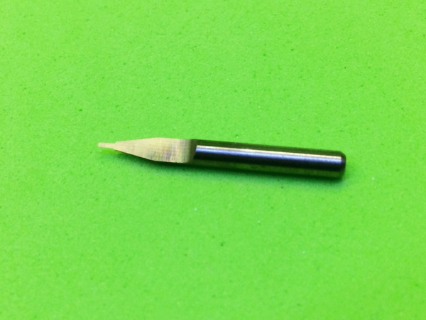dao-khac-3d-thang-0-8-x-2mm-truc-3-17mm
