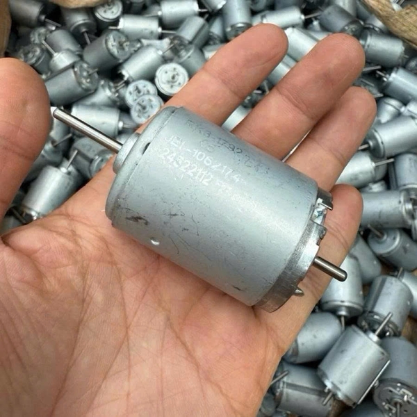 dong-co-550-dien-12v-21v-truc-dai-toc-5000-vong
