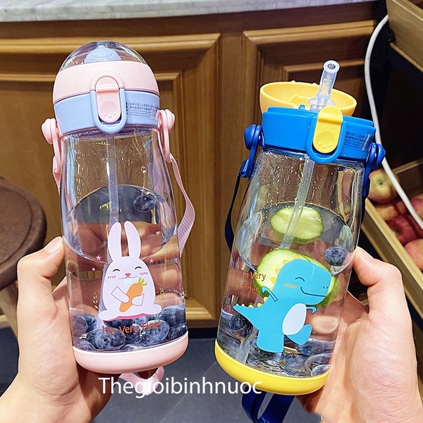 Bình Nước Nhựa Tritan Cho Bé Tập Uống Kèm Dây Đeo