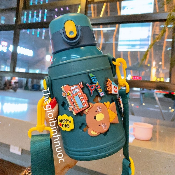 Bình Giữ Nhiệt Cho Bé Kèm Túi Sticker Jibbitz 550ml B452