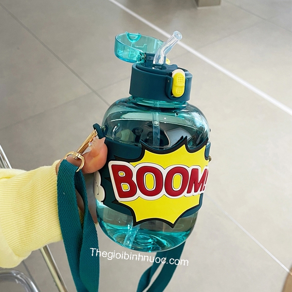 Bình Nước Dễ Thương Tặng Kèm Dây Đeo Chéo 750ML