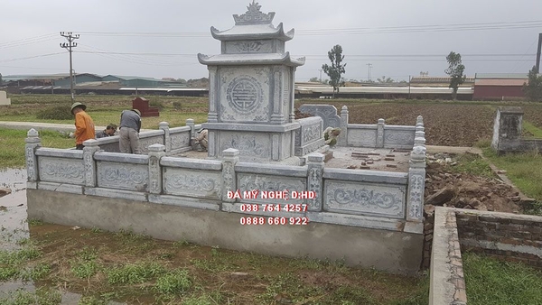 Khuôn viên khu lăng mộ đá