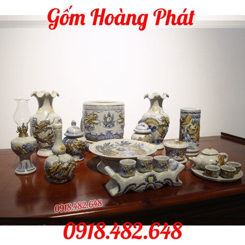 Bộ đồ thờ men rạn đắp nổi rồng cho ban thờ thần tài DTR006-1