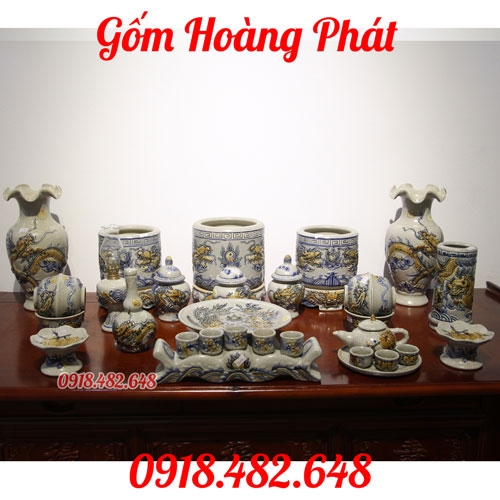 Bộ đồ thờ men rạn đắp nổi rồng cho ban thờ gia tiên DTR008