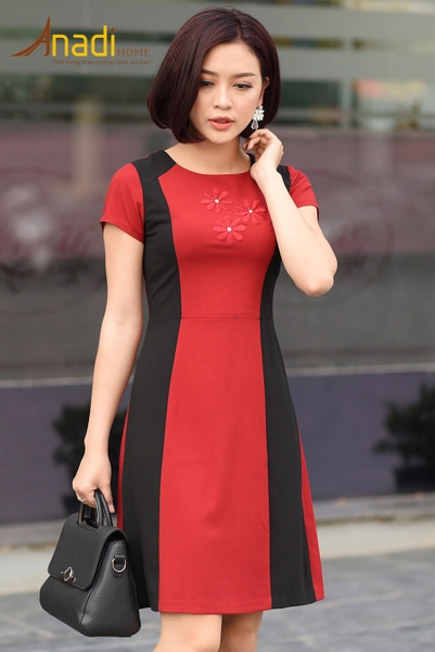 Váy phối thân thêu hoa - 695,000đ