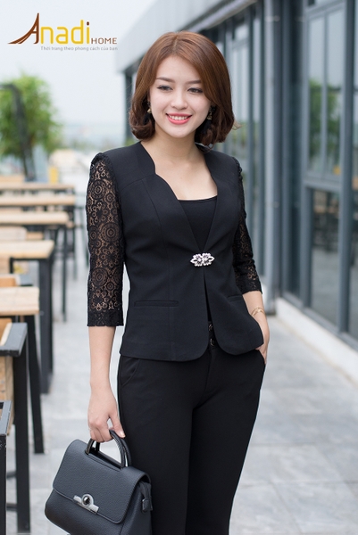 Vest tay lỡ phối ren - 745,000đ