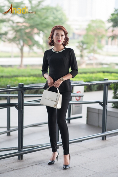 Áo peplum cổ đính đá - 435,000đ
