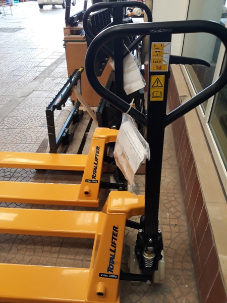 Xe nâng tay 2.5 tấn TotalLifter