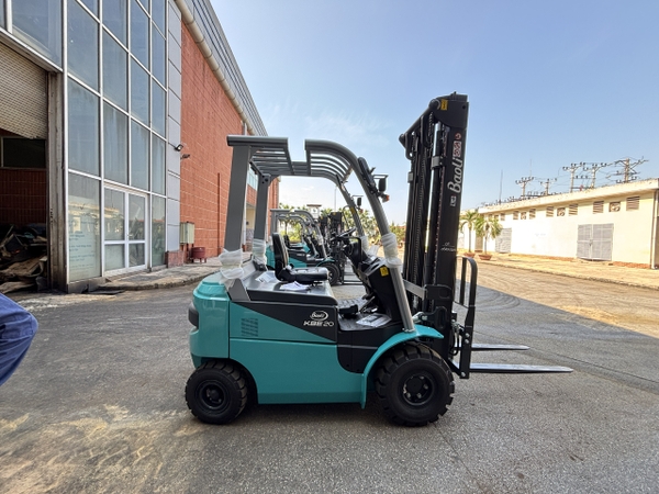 Xe nâng điện Baoli KBE20-01 2 tấn nâng cao 4m sản xuất 2026 mới 100%. Mã XM.B20BAS40.01069