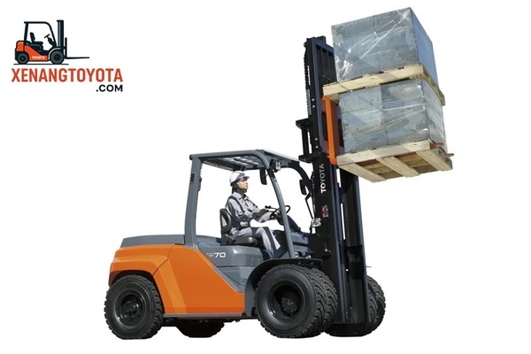 Xe nâng dầu 7 tấn 8FD70N