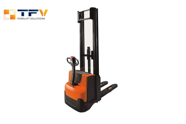 Xe nâng điện BT Staxio SWE140