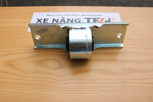 Cao su lót đệm chân hộp số xe nâng 8FD/G10-J35