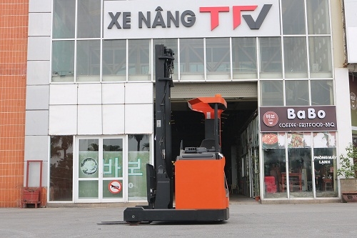 Xe nâng Reach truck 2 tấn BT RR B2. Nâng cao 7.5m. Sx 2008. Mã XC.R20BTT75.00217