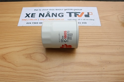 Lọc dầu động cơ xe nâng C-1805 hiệu Sakura. Mã P.01087