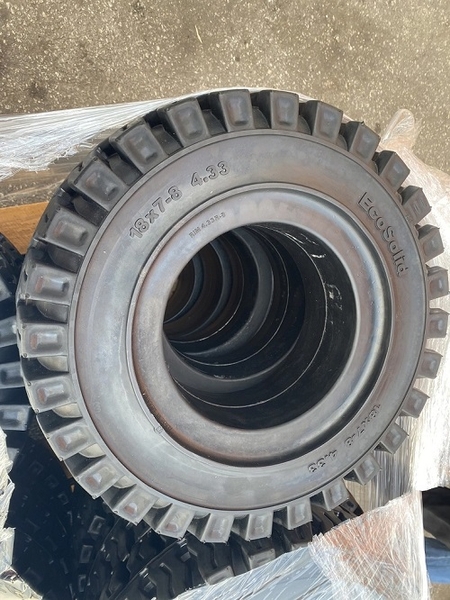 Lốp đặc xe nâng hàng 18*7-8 hiệu Ecosolid - Thương hiệu Thụy Điển