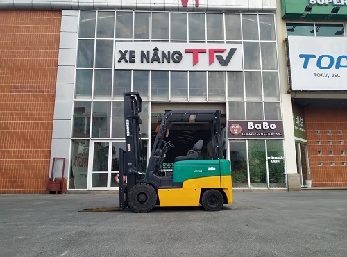 Xe nâng điện cũ 2.5 tấn Komatsu FB25EXF-11. Khung V4000. Sản xuất năm 2012. Mã XC.B25KOD25.00115