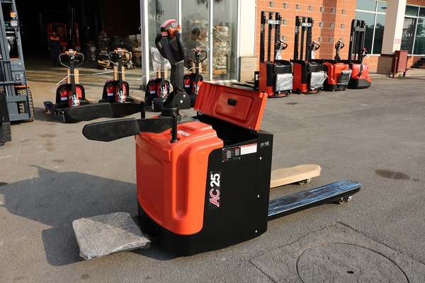 Xe nâng tay điện 2.5 tấn Heli Interlift CBD25J-RLI. Mới 100%. Mã XM.EP25HL002.00548