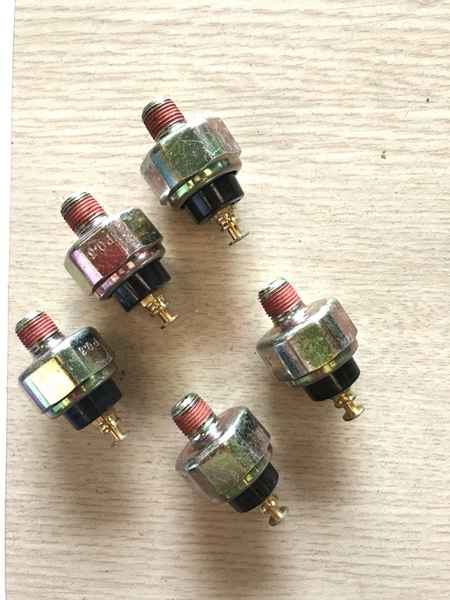 Công tắc áp suất dầu 83530-76002-71. Phụ tùng xe nâng,. Hàng mới 100%. Mã P.00229