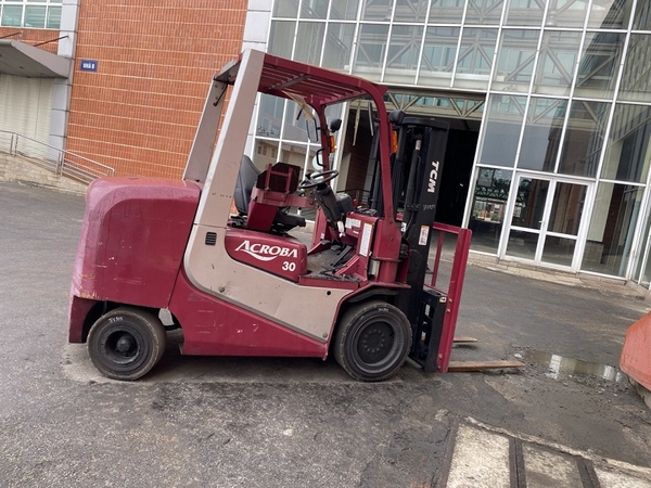 Xe nâng dầu cũ 3.0 tấn, TCM FA30D nâng cao 3m, 2003. XC.D30TCS30.00595