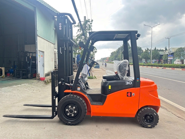 Xe nâng điện Interlift EFL303 3 tấn nâng cao 4m