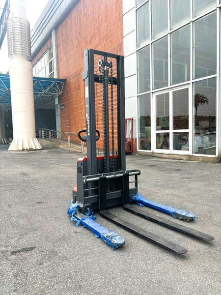 Xe nâng điện stacker 1.5 tấn Interlift CL1530GHY. Nâng cao 3m. Sx 2025. Mã XM.S15IND30.00862