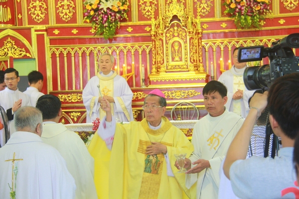 Đồng phục công giáo 