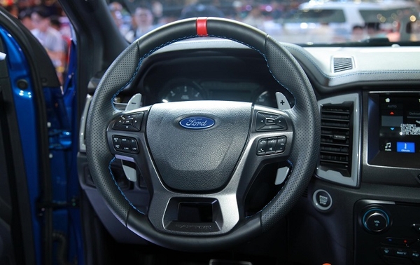 vô lăng bán tải ford ranger raptor 2019