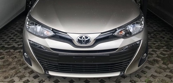 Hình ảnh Toyota Vios 2019 phiên bản 1.5G CVT màu vàng cát đã có mặt.