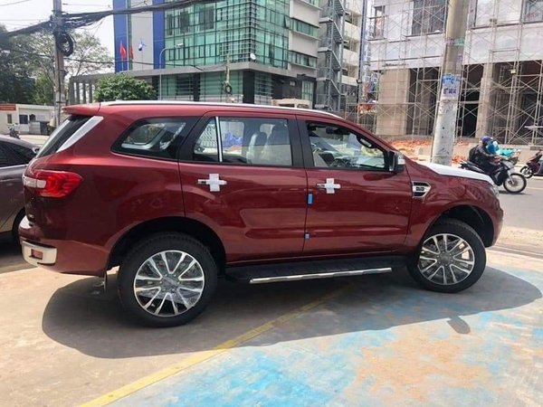 hình ảnh ford everest 2019 màu đỏ