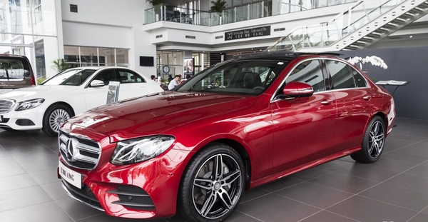 MERCEDES-BENZ E CLASS