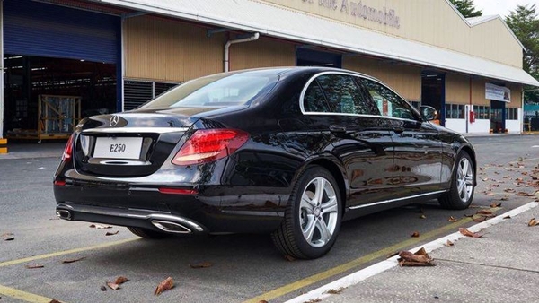 MERCEDES-BENZ E CLASS