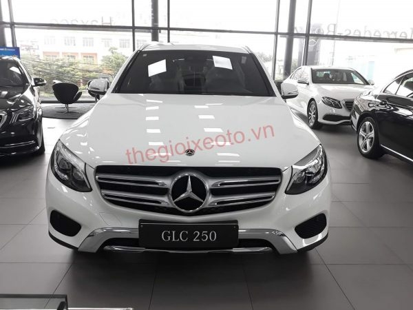 Phần đầu xe Mercedes GLC 250 2019