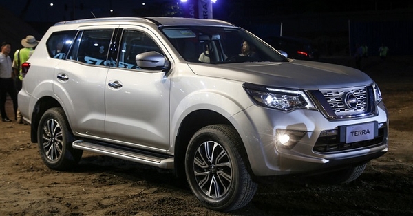 nissan terra 2019 nhập khẩu
