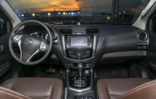 Không gian nội thất của Nissan Terra