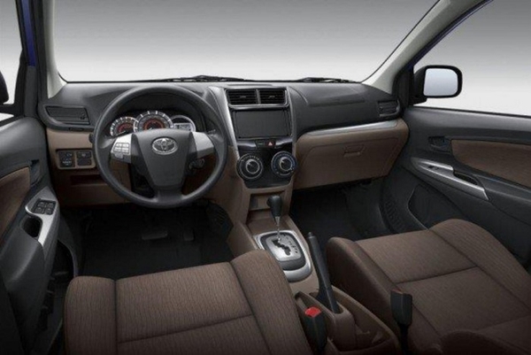 nội thất toyota avanza 2018