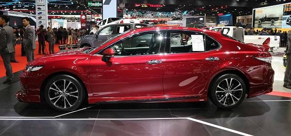 Toyota Camry 2019 độ phiên bản thể thao TRD Sportivo