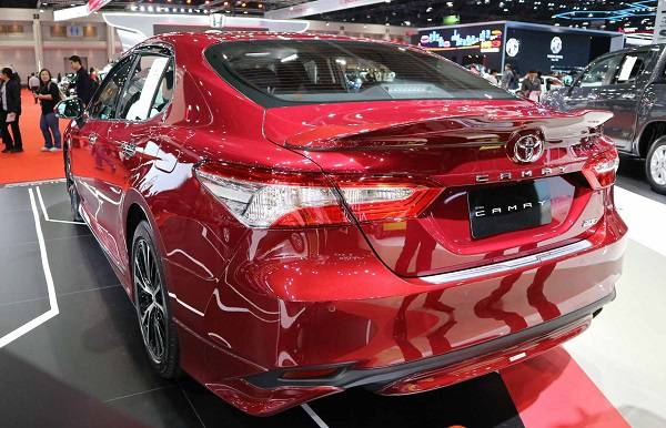 Toyota Camry 2019 độ phiên bản thể thao TRD Sportivo