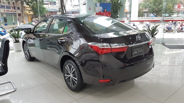 ngoại thất toyota corolla altis 2019