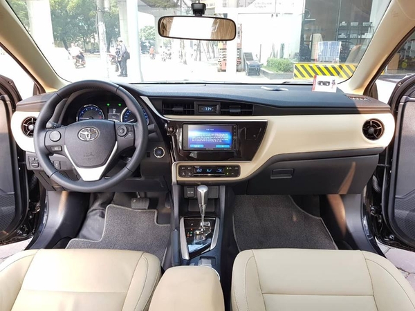 Nội thất của Toyota Altis 2019