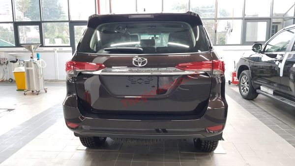 toyota foruner máy dầu số tự động 1 cầu 2019 màu nâu 4w9