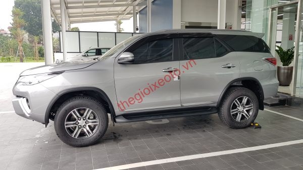 Toyota Fortuner 2019 mau bac