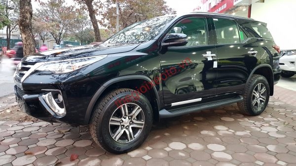 Toyota Fortuner 2019 màu đen