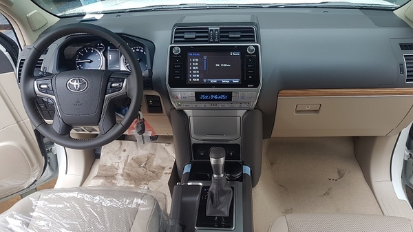 bảng taplo toyota land cruiser prado vx 2019