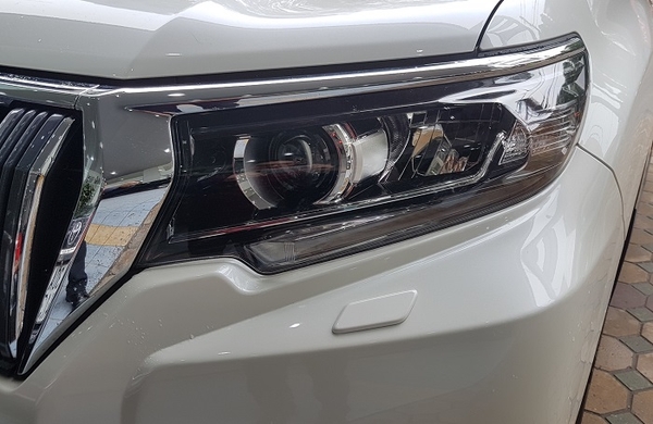 toyota land cruiser prado vx 2019 đèn pha
