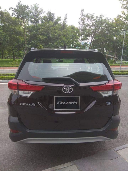 đuôi xe toyota rush 2019